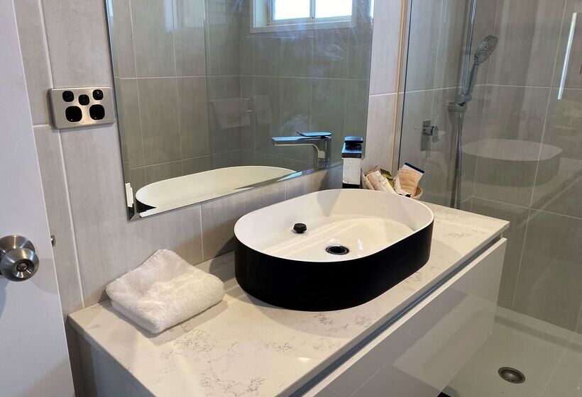 فندق Best Western Plus All Settlers Motor Inn