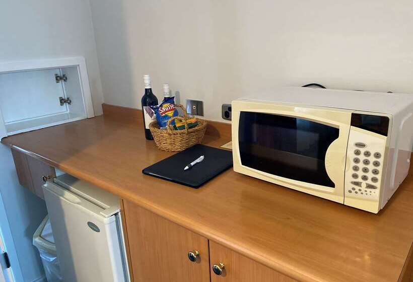 فندق Best Western Plus All Settlers Motor Inn