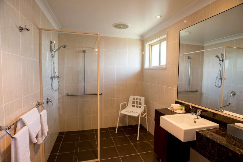 فندق Best Western Plus All Settlers Motor Inn