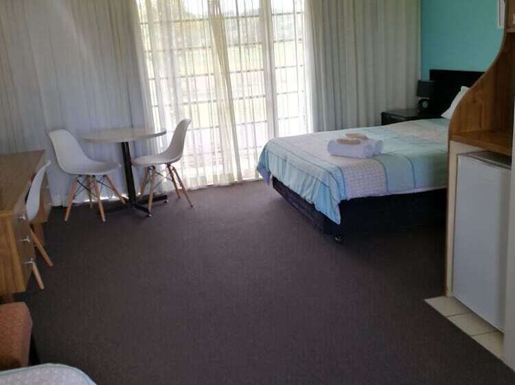 Lakeside Lodge Motel