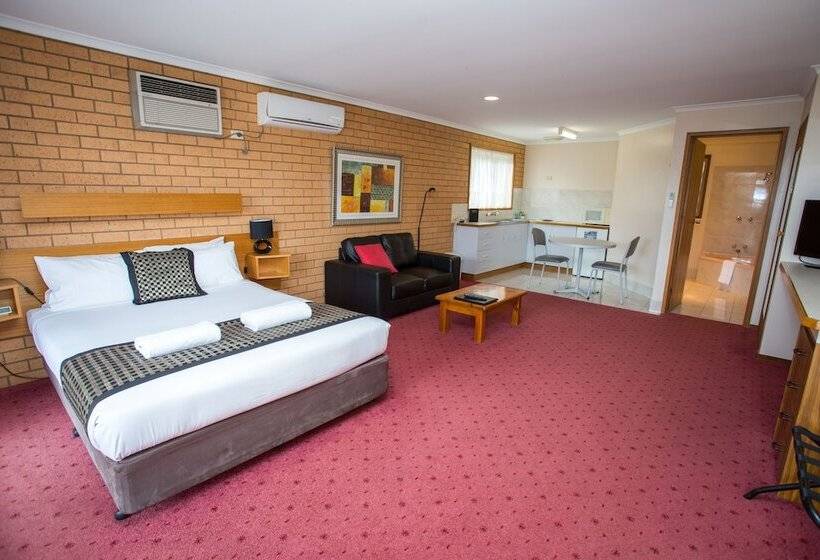 מוטל Blue Whale Motor Inn & Apartments