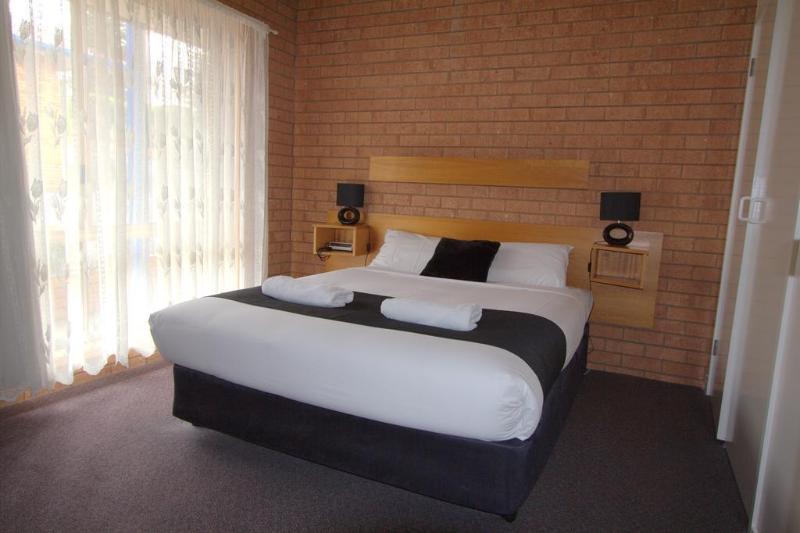 מוטל Blue Whale Motor Inn & Apartments