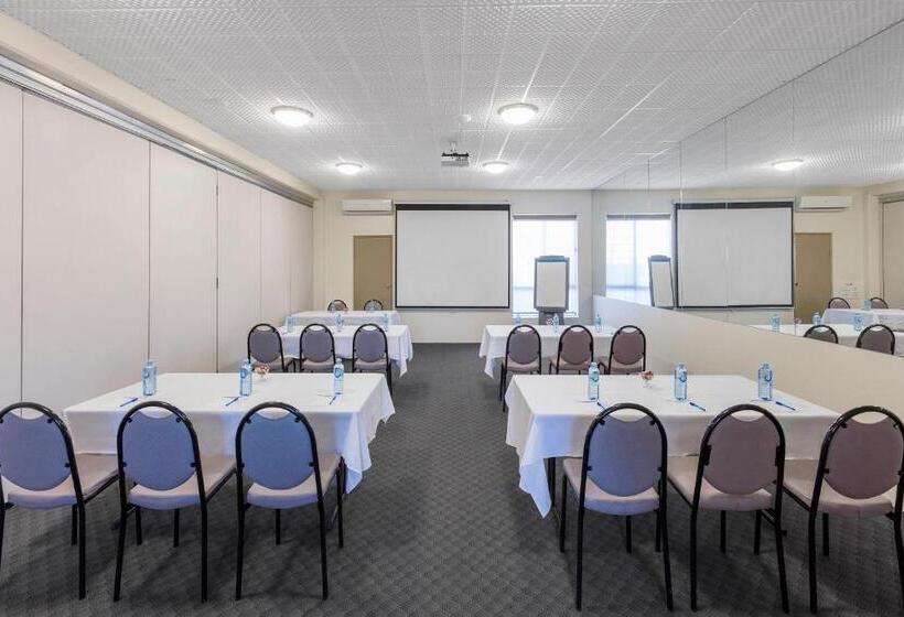 مُتل Breakfree Queanbeyan