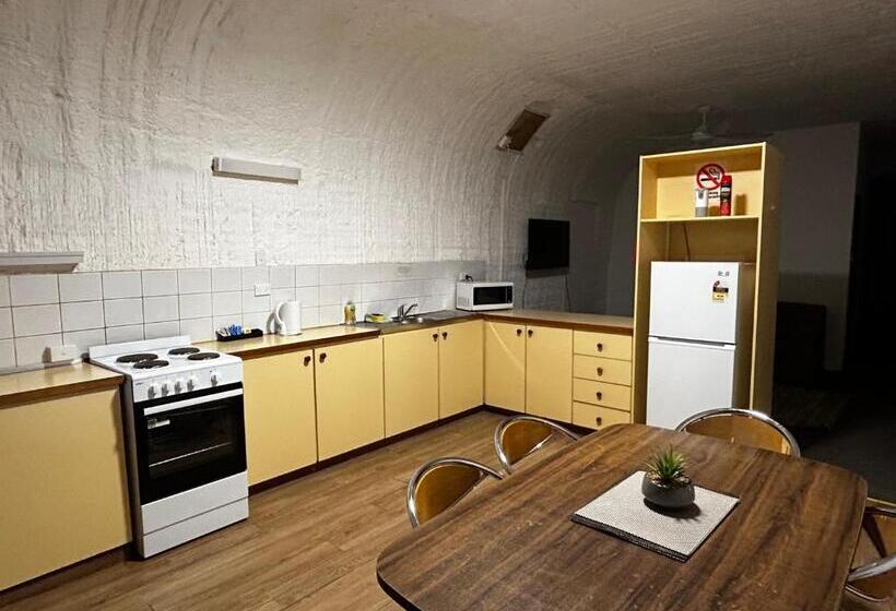 فندق على الطريق Desert View Apartments