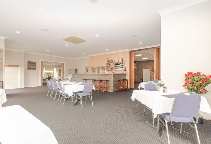 Seasonal South Motel & Function Centre