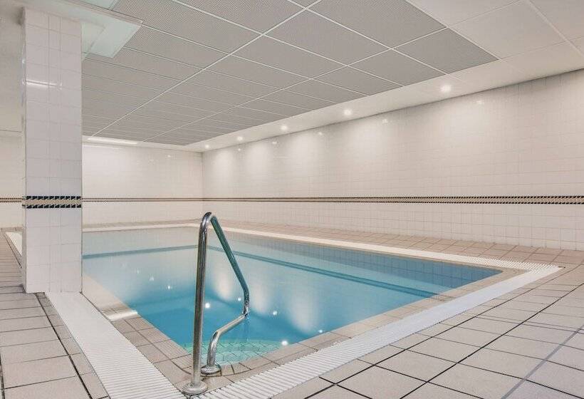 هتل Adina Serviced Apartments Canberra Kingston