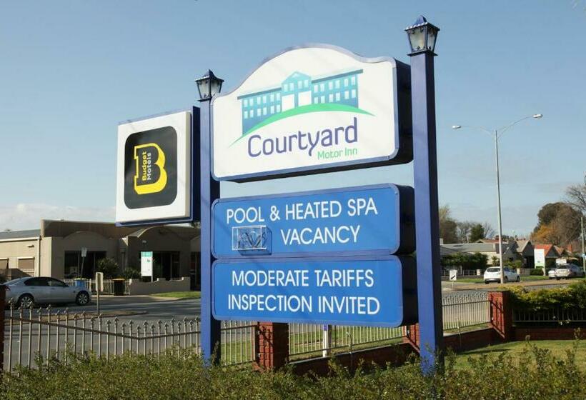 בית מלון כפרי Courtyard Motor Inn