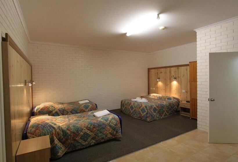 Отель Lazy River Motor Inn