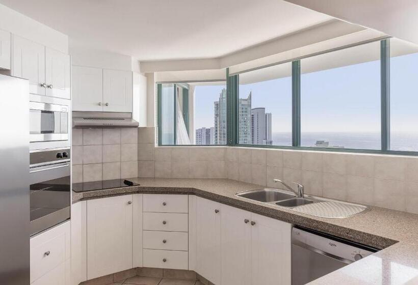 هتل Mantra Crown Towers