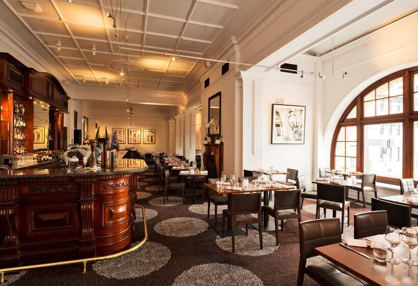 هتل Treasury Brisbane