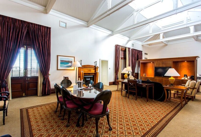 هتل Treasury Brisbane