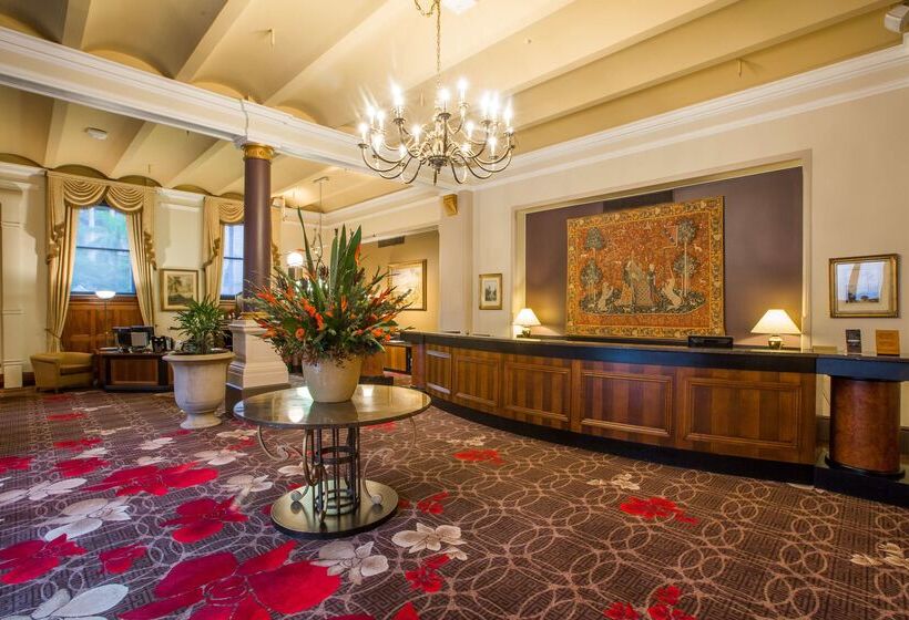 هتل Treasury Brisbane