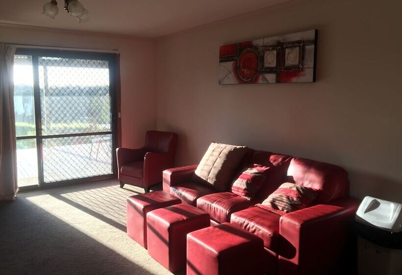 בית מלון כפרי Warragul Views Motor Inn