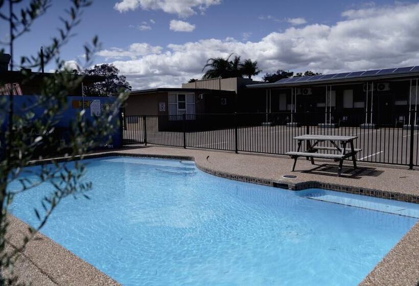 Мотель Country Motor Inn