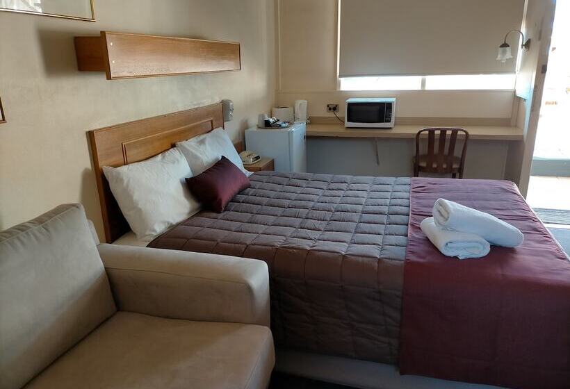 Мотель Country Motor Inn