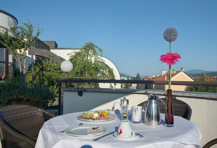 Skycity Hotel Atrigon