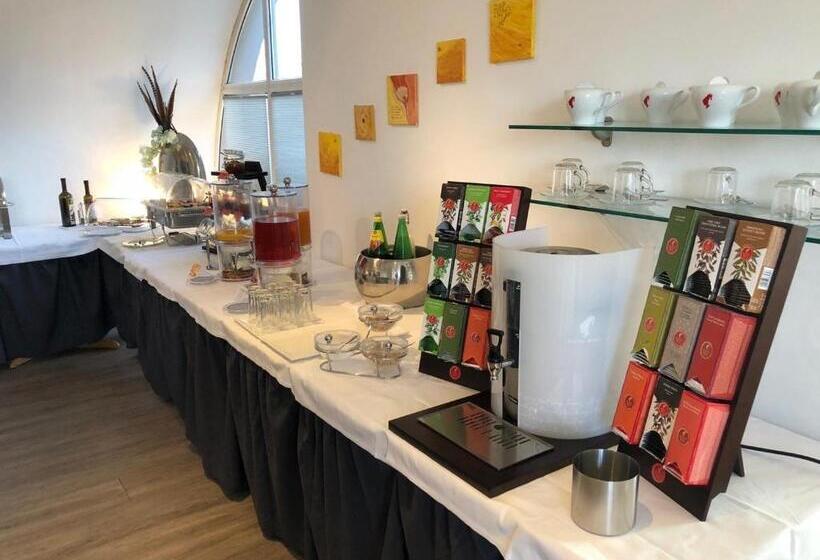 Skycity Hotel Atrigon