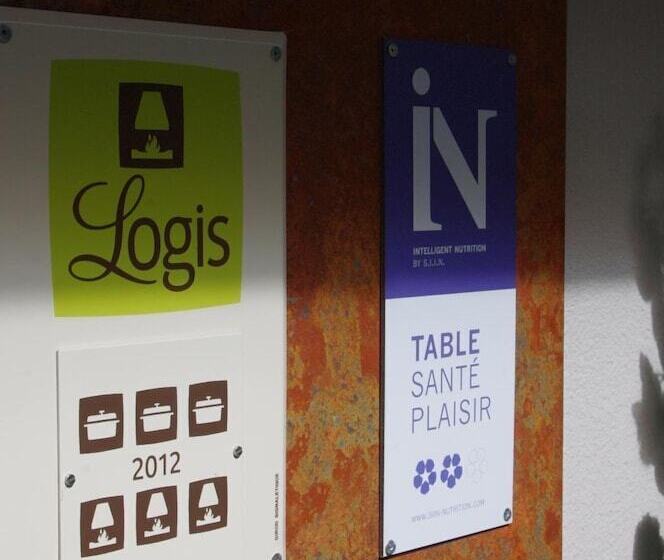 ホテル Logis Hostellerie De La Claire Fontaine