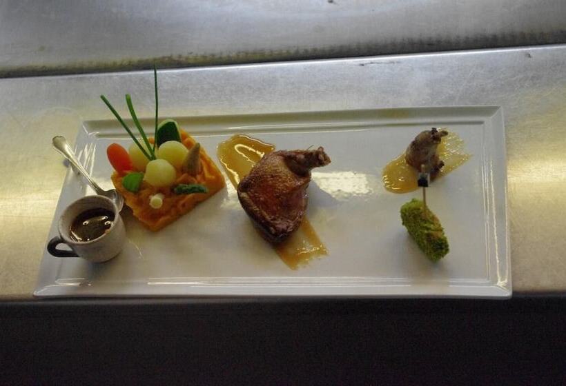 ホテル Logis Hostellerie De La Claire Fontaine