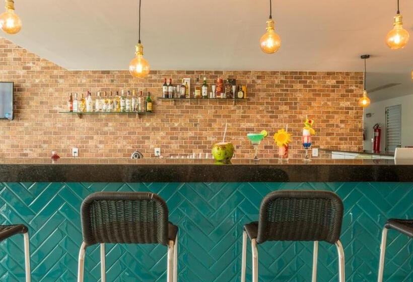 בית מלון כפרי El Aram Beach & Convention