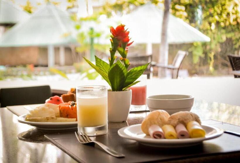 בית מלון כפרי El Aram Beach & Convention