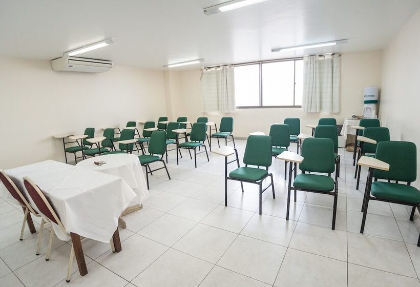 בית מלון כפרי Golden Park Salvador