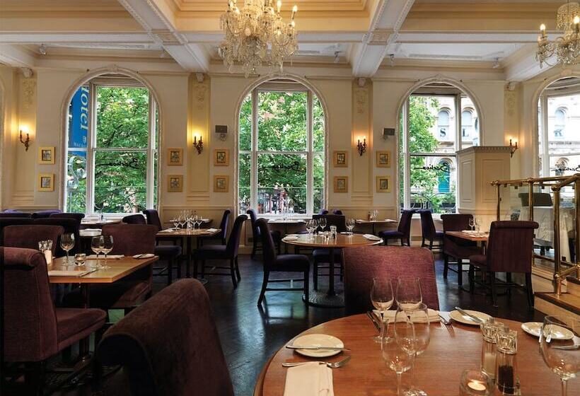 ホテル Macdonald Burlington