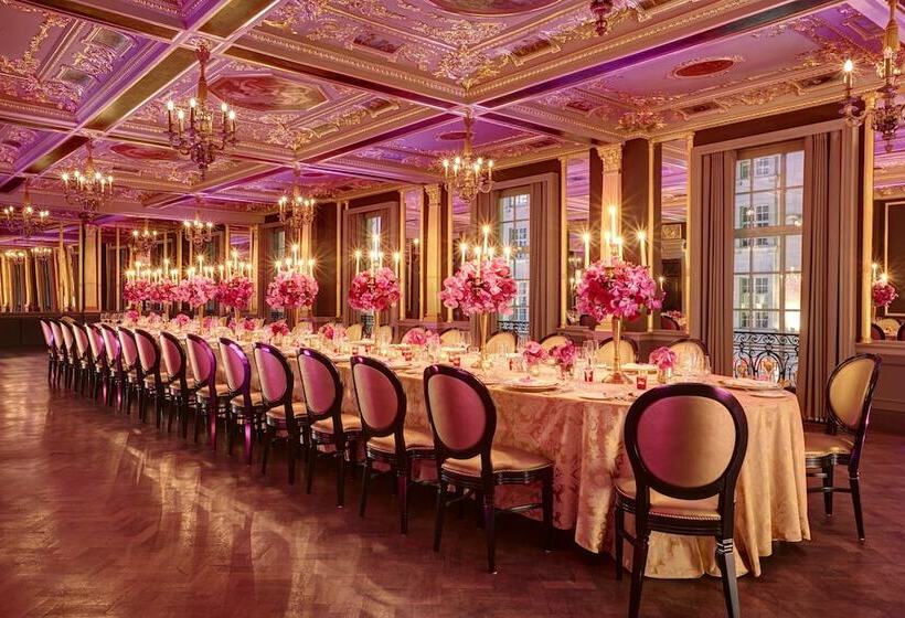 هتل Cafe Royal