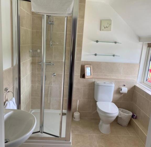 فندق Greyhound Country Inn