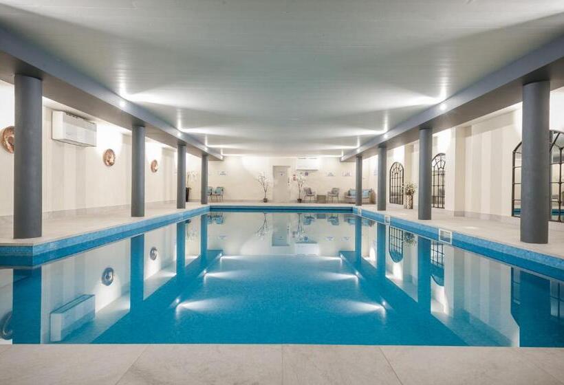 Comis Hotel & Golf Resort