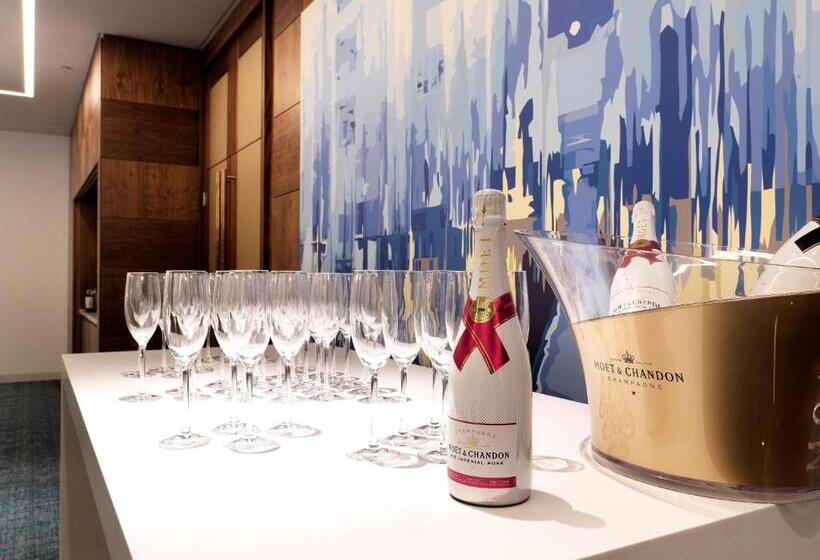 هتل Crowne Plaza London Kings Cross, An Ihg