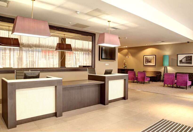בית מלון כפרי Doubletree By Hilton  Edinburgh City Centre