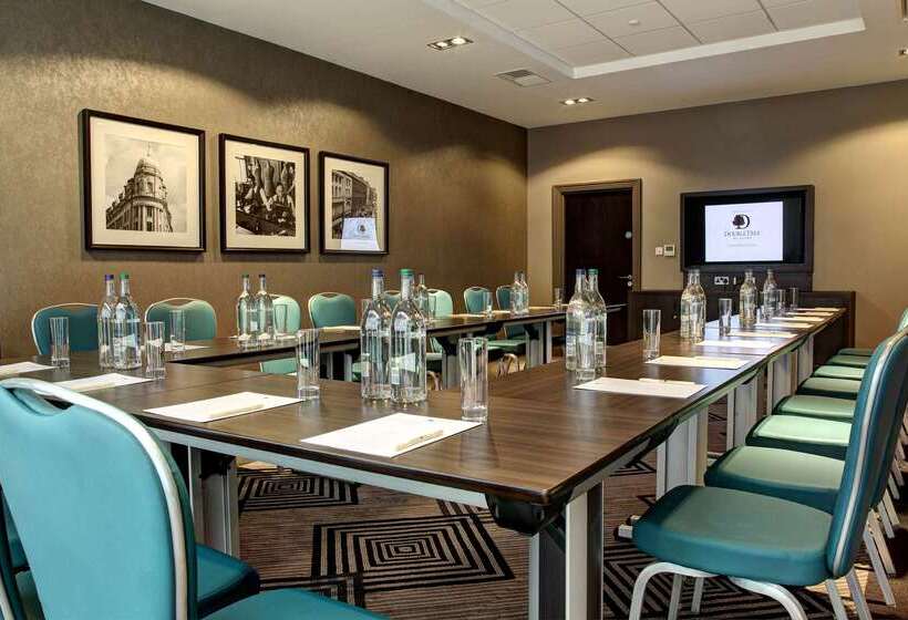 בית מלון כפרי Doubletree By Hilton  Edinburgh City Centre