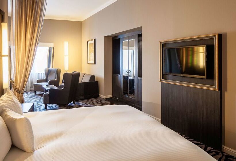 בית מלון כפרי Doubletree By Hilton  Edinburgh City Centre
