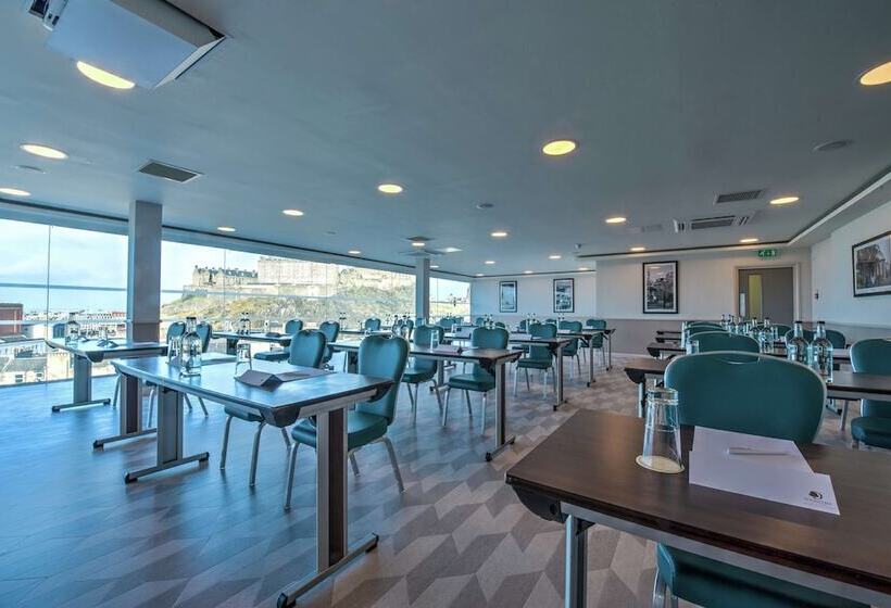 בית מלון כפרי Doubletree By Hilton  Edinburgh City Centre