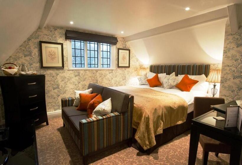 فندق Lewtrenchard Manor
