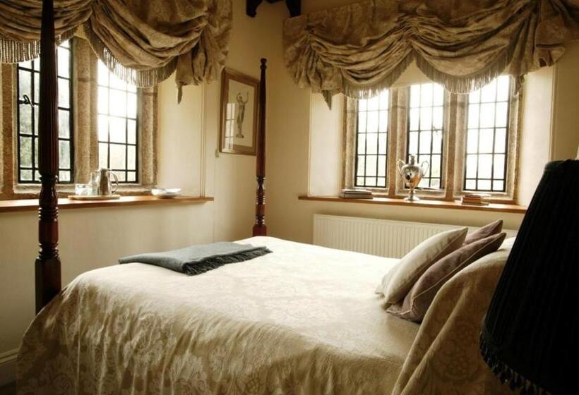 فندق Lewtrenchard Manor