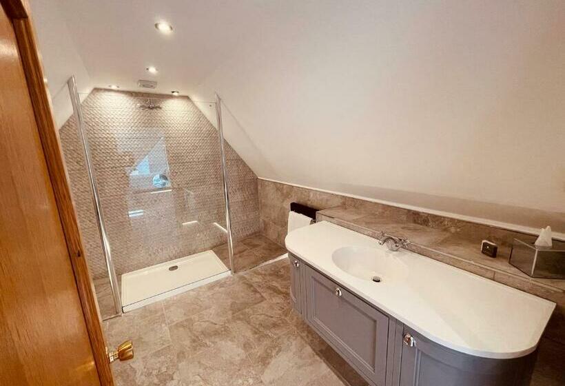 فندق Nuthurst Grange Country House