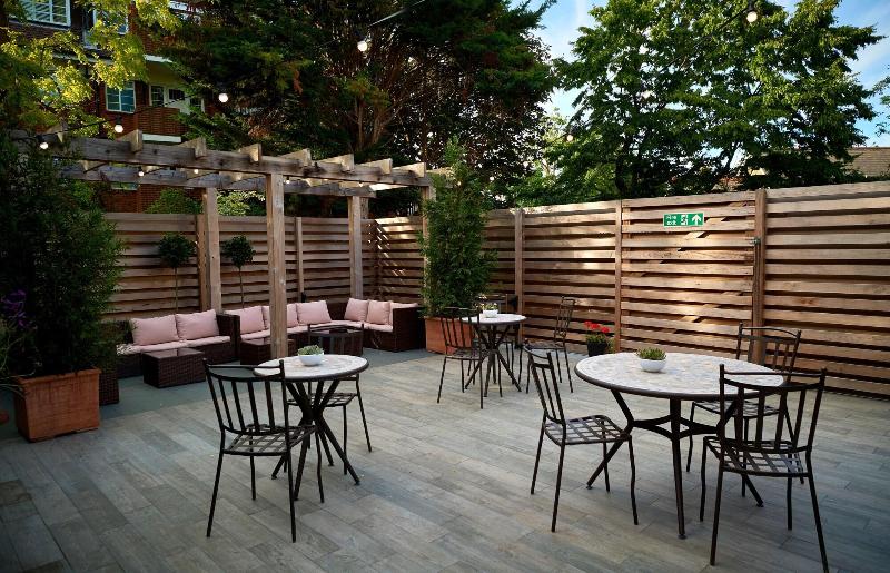 The Lodge Hotel   Putney