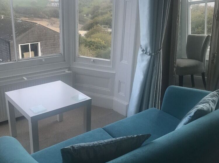 Rooms At The Highcliffe