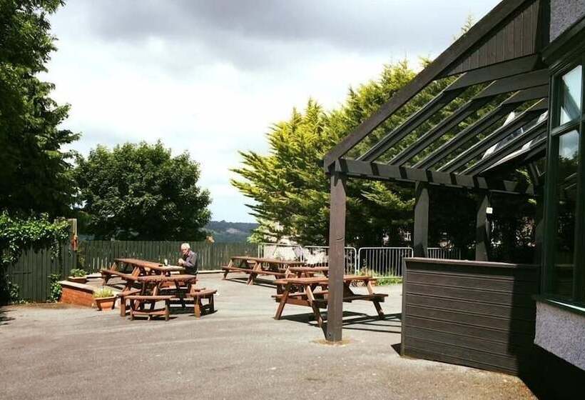 The Menai Hotel And Bar