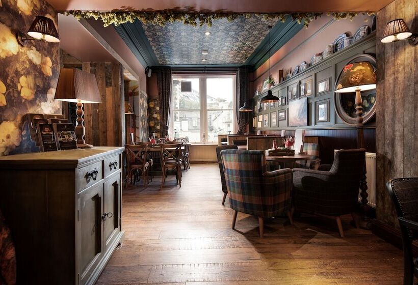 ホテル The Ambleside Inn   The Inn Collection Group