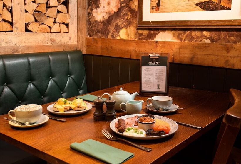ホテル The Ambleside Inn   The Inn Collection Group