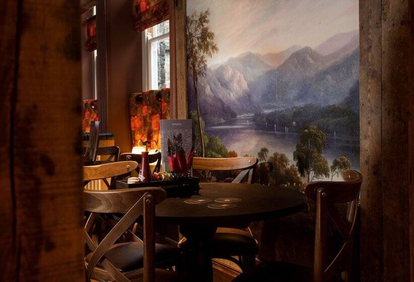 ホテル The Ambleside Inn   The Inn Collection Group