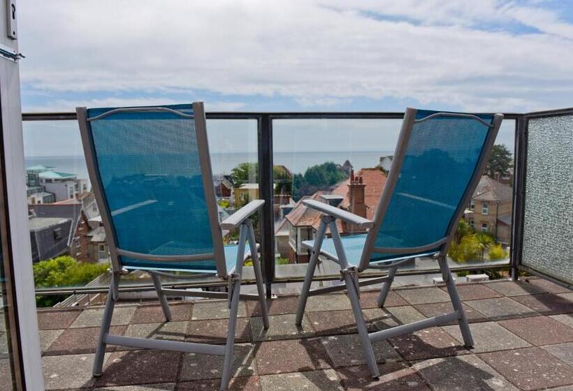 The Riviera Hotel & Apartments   Alum Chine