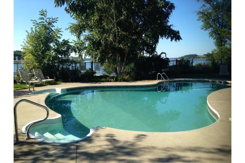 Elmhirst S Resort   On A Lake