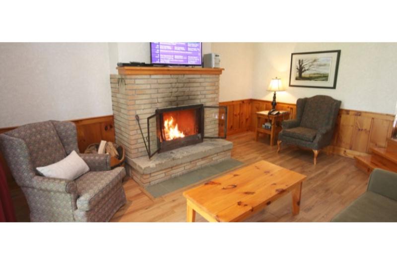 Elmhirst S Resort   On A Lake