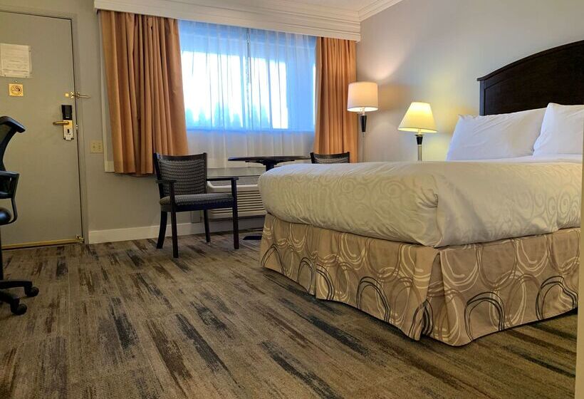 فندق Best Western Plus Burnaby