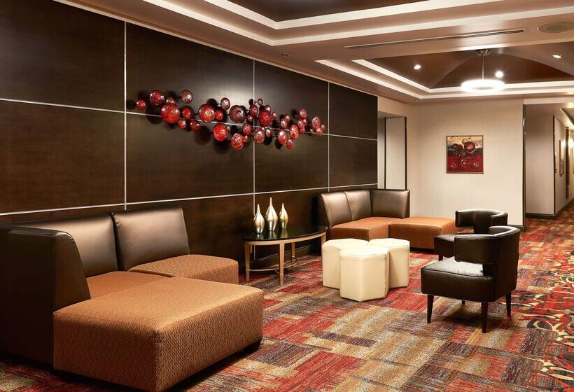 هتل Best Western Premier Denham Inn & Suites