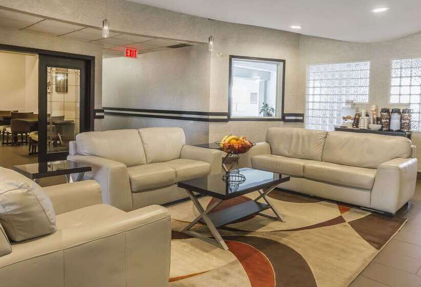 בית מלון כפרי Comfort Inn & Suites